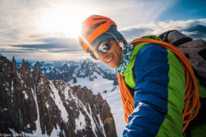 راهنمای انتخاب عینک کوهنوردی - چیاشاپ