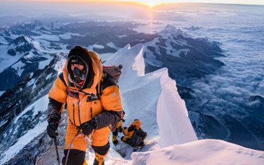 هزینه صعود به قله اورست چقدر است؟